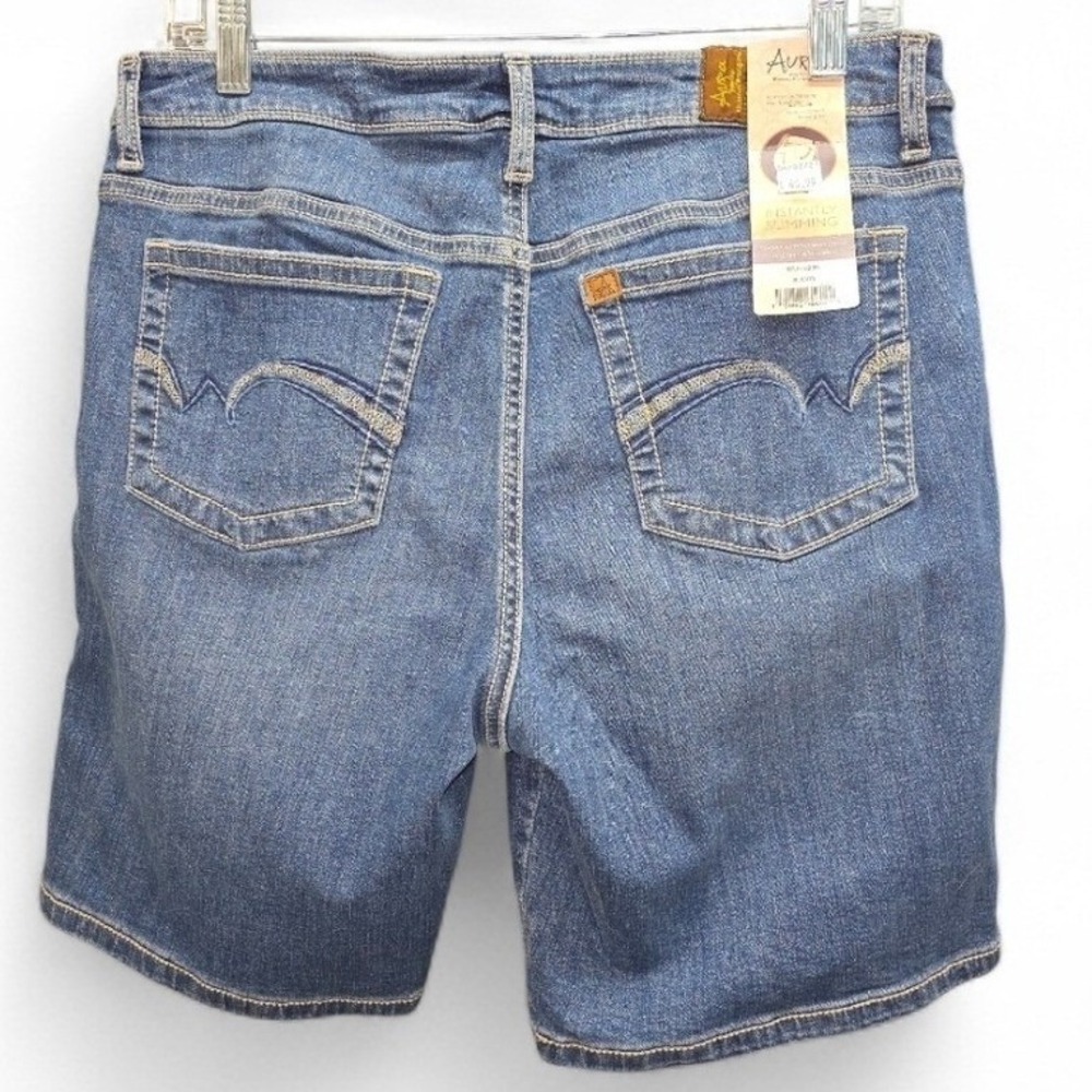 NWT Aura by Wrangler Instantly Slimming Denim Shorts Size 8 Ave Mom Friendly - Picture 2 of 8